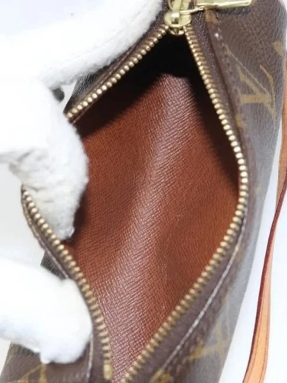 LOUIS VUITTON Monogram Papillon Pouch LV Auth - Picture 11 of 16